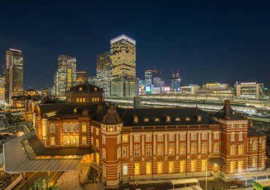 Gece Tokyo İstasyonu,
