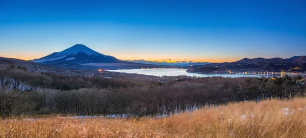 Berget fuji och sjön yamanakako — Stockfoto