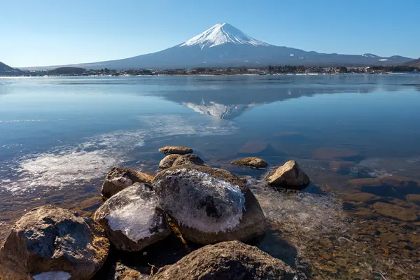 Kawaguchiko озеро та mt. Фудзі — стокове фото