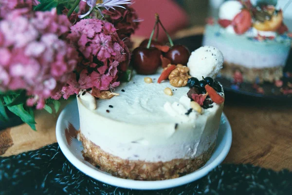 Leckerer roher Kuchen — Stockfoto