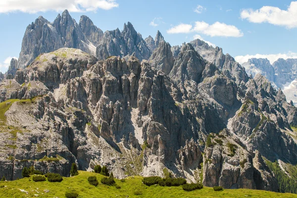 Montagne alpine incredibili — Foto Stock