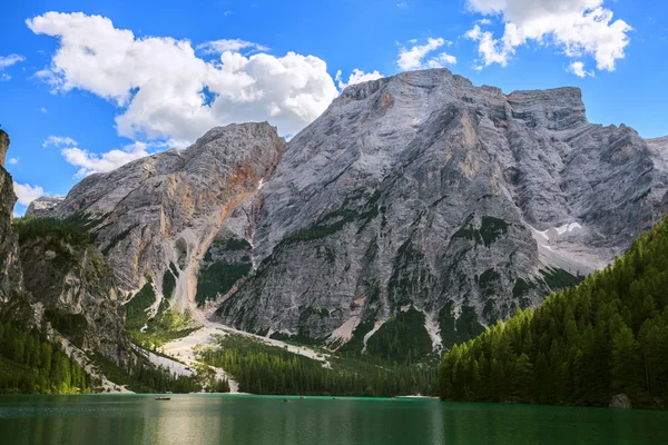 Lago Braies na Itália — Fotografia de Stock