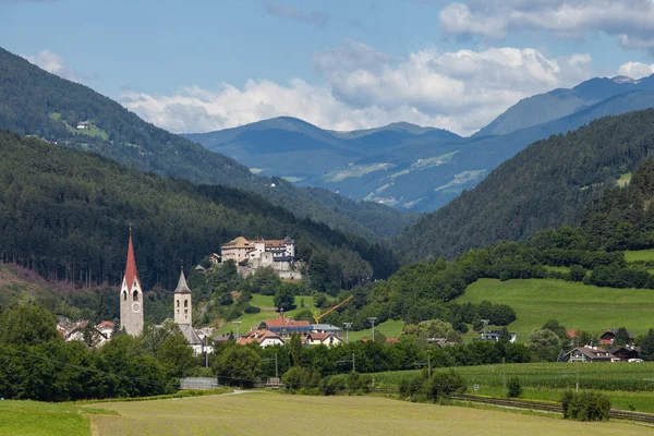 Stad van San Lorenzo Di Sebato — Stockfoto