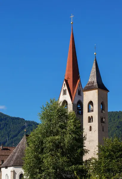 Die kirche in san lorenzo di sebato — Stockfoto