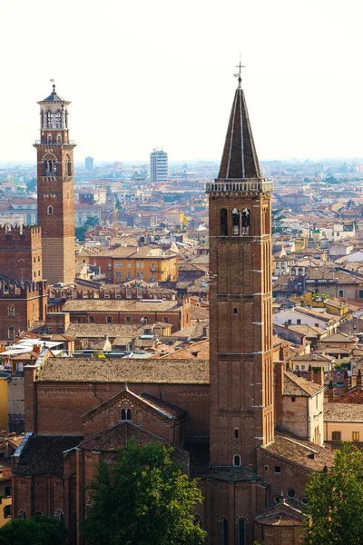 Vogels oog zicht op stad Verona — Stockfoto