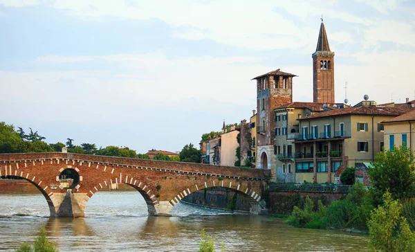 Kuş bakışı görünüme Verona kenti