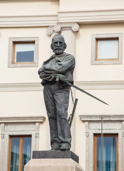 Staty av Giuseppe Garibaldi i Udine — Stockfoto