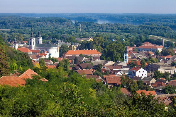 Cidade sérvia de Sremski Karlovci — Fotografia de Stock