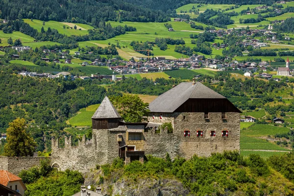 Medieval castle in Gufidaun — Stock Photo, Image