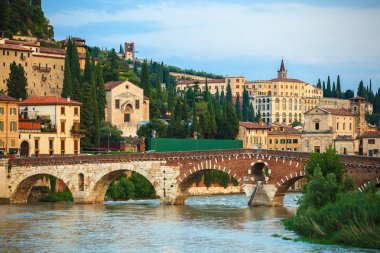 Kuş bakışı görünüme Verona kenti