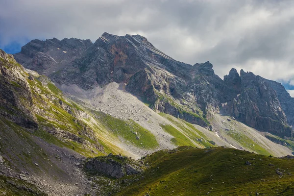 Incroyable paysage de montagne — Photo