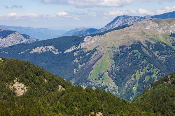 在巴尔干半岛的宁静山 — 图库照片