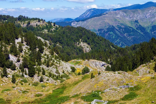 Serene bergen in Balkan — Stockfoto