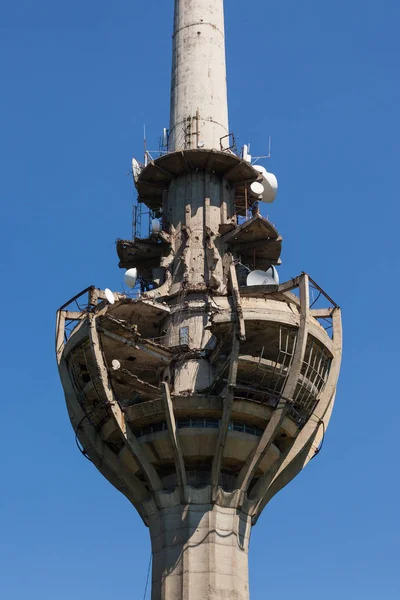 Torre de televisão destruída na Sérvia — Fotografia de Stock