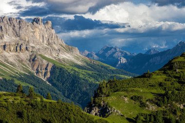 Şaşırtıcı Dolomit Alps