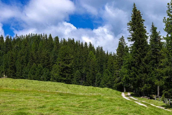 Montanhas Dolomitas surpreendentes — Fotografia de Stock