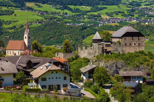 Beautiful town of Gufidaun — Stock Photo, Image