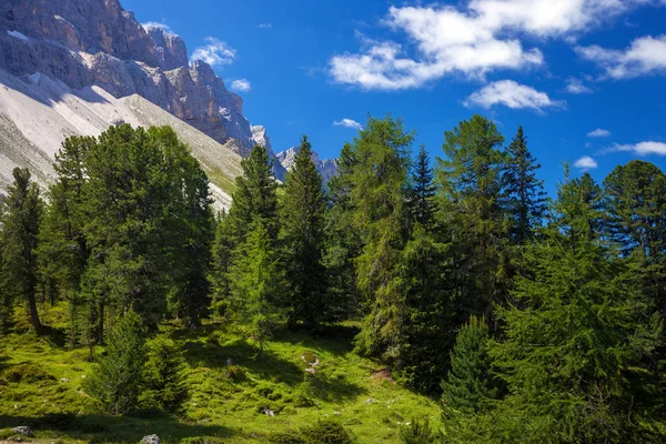 Incroyables montagnes de Dolomite — Photo