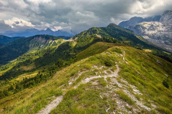 Montañas serenas en los Balcanes —  Fotos de Stock