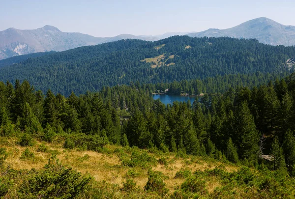Hrid Lake i Prokletije Mountain National Park — Stockfoto
