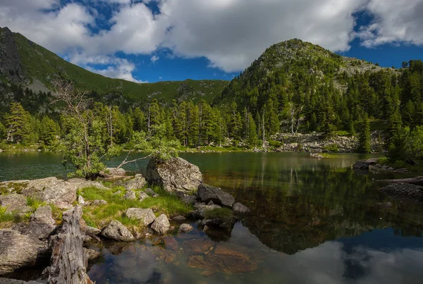 Beautiful Hridsko lake — Stock Photo, Image