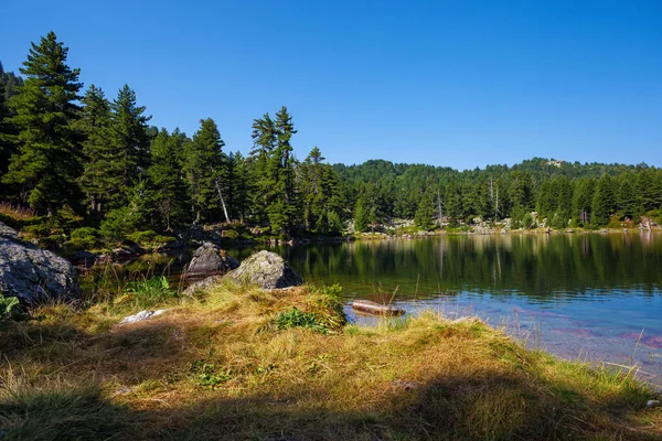 Lago Hrid en el Parque Nacional Montaña Prokletije —  Fotos de Stock