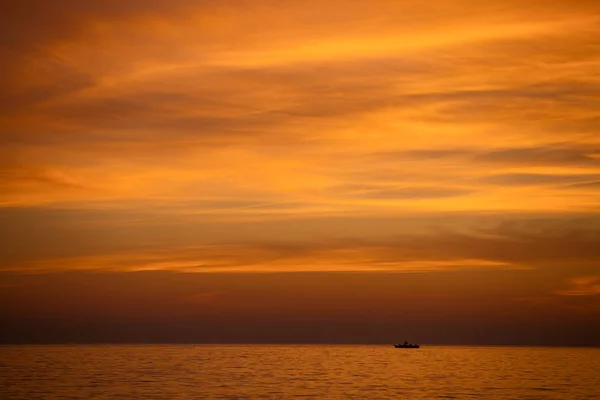 Pôr Sol Incrível Sobre Mar — Fotografia de Stock