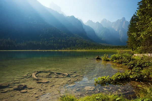 Amazing Dobbiaco lake — Stock Photo, Image