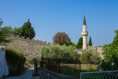 Karadağ 'ın Stari (Eski) Bar kentindeki cami