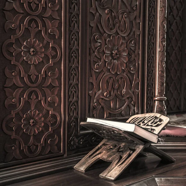 Koran Heilig Boek Van Moslims Scène Moskee Ramadan Tijd — Stockfoto