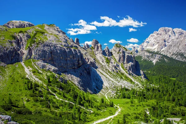 美丽的山景 白云石阿尔卑斯山 — 图库照片