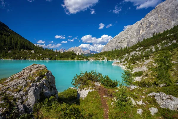 Niesamowity Widok Jezioro Sorapis Niezwykłego Koloru Wody Jezioro Dolomitowe Alpy Obrazek Stockowy