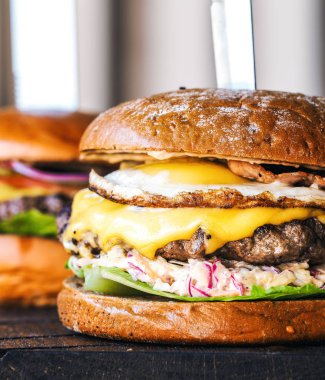 Lezzetli hamburger ve çizburger