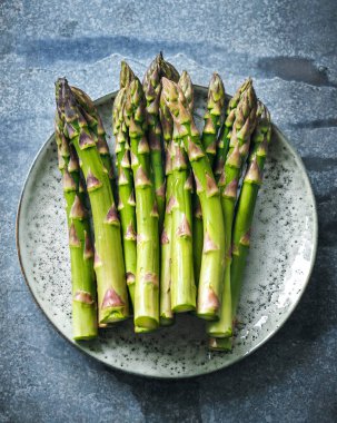 taze yeşil kuşkonmaz