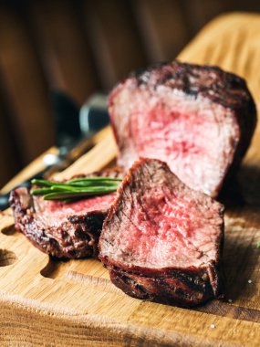 rosemary ile sığır eti biftek 