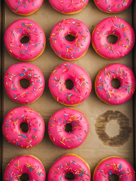 Von oben Aufnahme bunter Donuts — Stockfoto