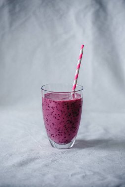 karışık meyveli smoothie 