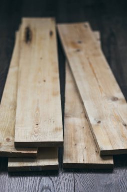 Beyaz ahşap plakalar