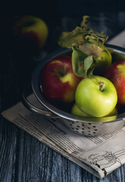 Fresh Apples  on  plate — Stock Photo, Image