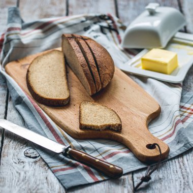 Dilimlenmiş çavdar ekmeği 