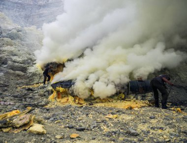Krater kükürt yanardağ Ijen'de