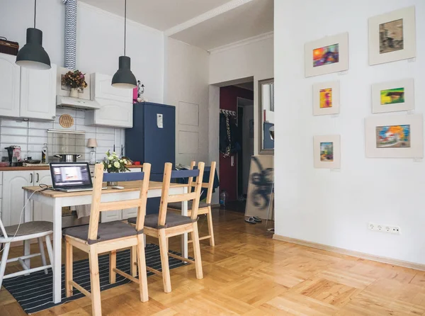 Scandinavische interieur van een keuken — Stockfoto