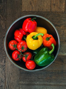 Bir kase salata için taze sebze