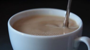 elle karıştırma fincan kahve 