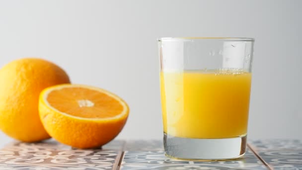 Homemade orange juice — Stock Video