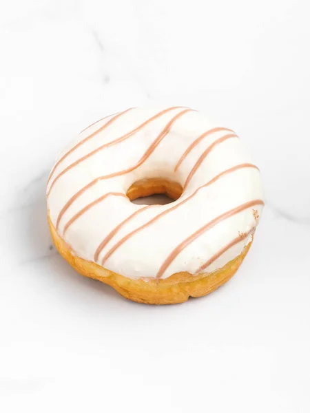 Donut fresco assado — Fotografia de Stock