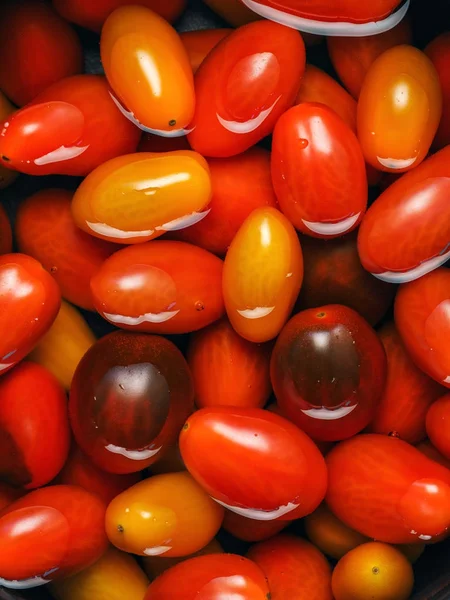 Tomates cherry en agua — Foto de Stock