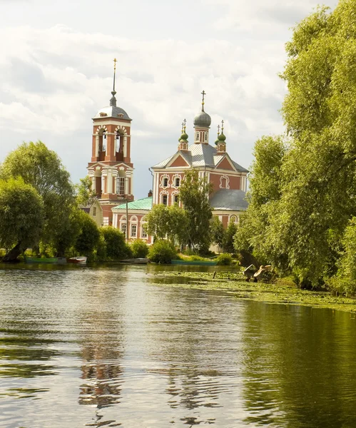 Kerk van veertig ssaints in Pereslavl-Zalesski in Rusland — Stockfoto