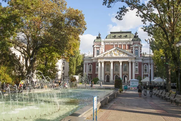 SOFIA, BULGARIA - OCTOBER 08, 2017: National theatre of Ivan Vazov, founded in 1904 year, and built in 1906 year. — Stock Photo, Image