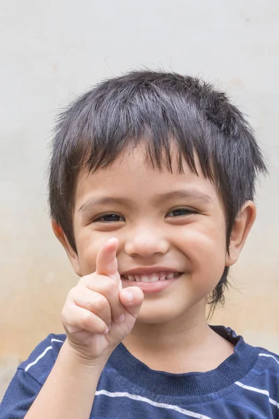 Asiático tailandés pequeño niño — Foto de Stock